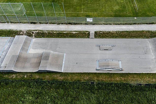 Skateanlage im Urban Sports Park Uffing mit Rampen und Obstacles