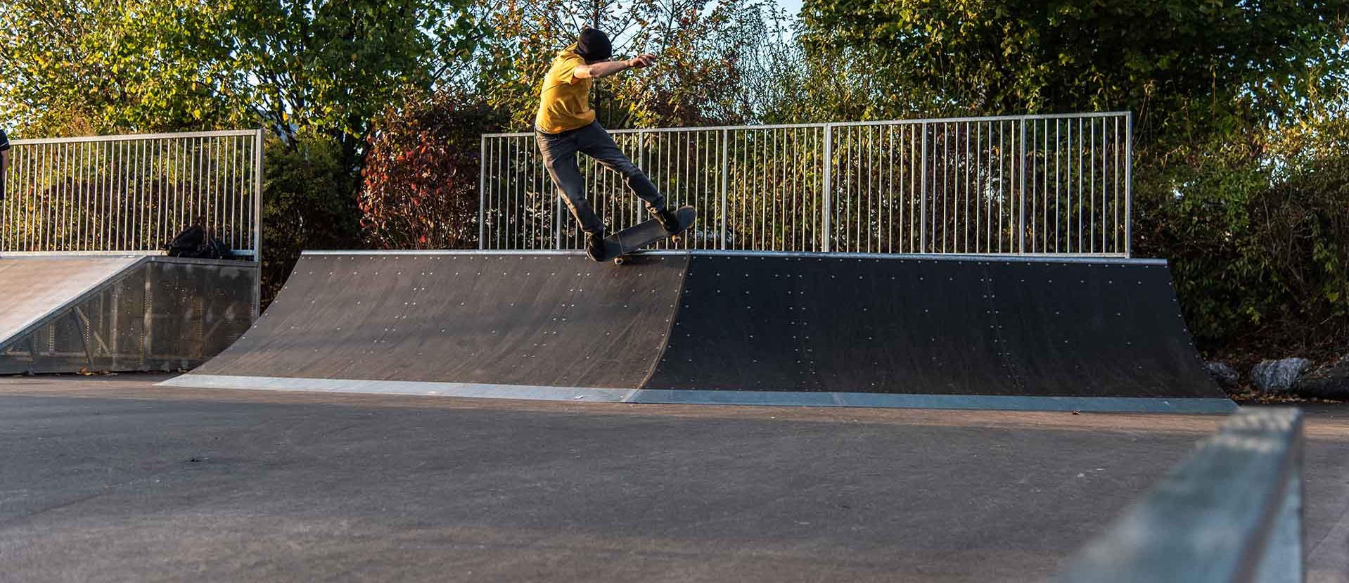 Übersicht des Skateparks Marktoberdorf mit Rampen und Rails