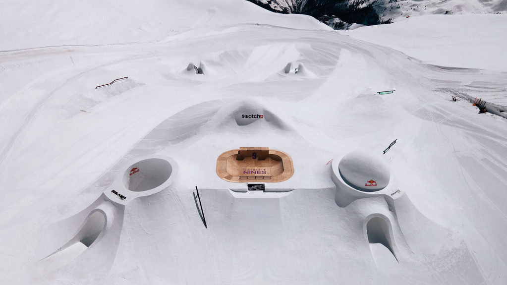 Pro setup at Audi Nines 2023 at Schilthorn with spectacular snow features and kicker lines.