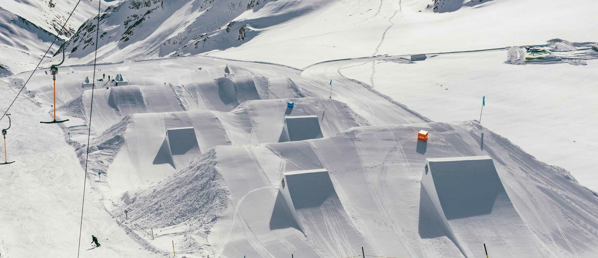 [Translate to Chinesisch:] Jumps in the snow park Stubai