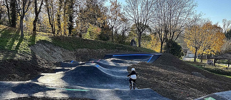 Vue dynamique du Pumptrack de Mauvezin avec lignes marquées