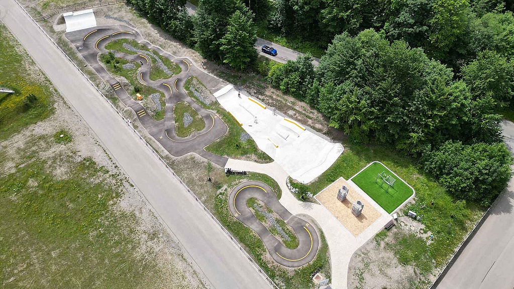 Overview of pump track and skate park in Nordic Park Oberstdorf
