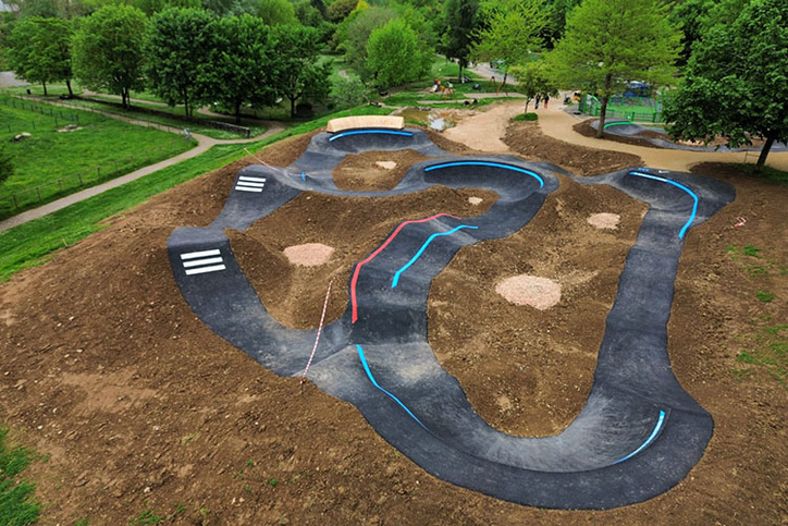 Luftaufnahme Pumptrack Saint-Geniez