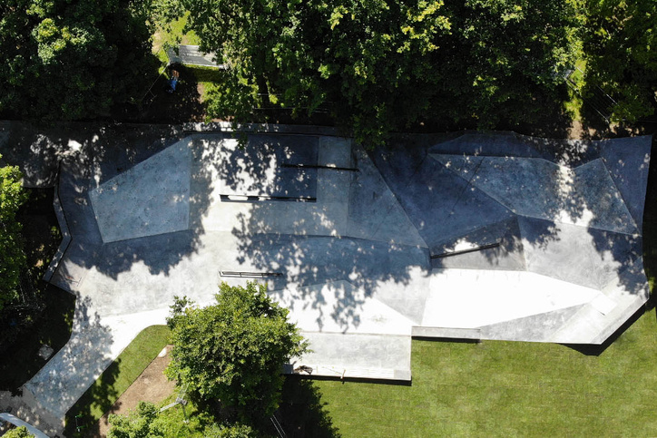 Drohnenaufnahme von Skatepark Hirschgarten