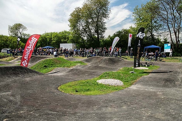 Overview of the pump track for wheelchair users and running bikes