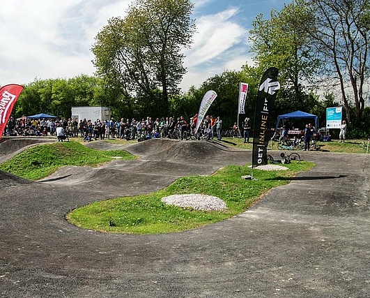 General view of the pump track for wheelchairs and balance bikes
