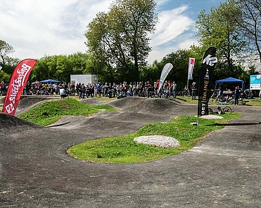General view of the pump track for wheelchairs and balance bikes