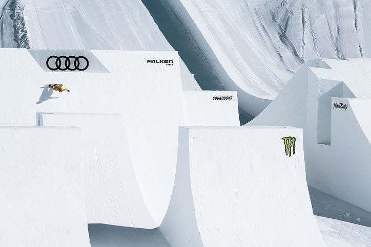 [Translate to Englisch:] Audi Nines 2021 - Snowboard action