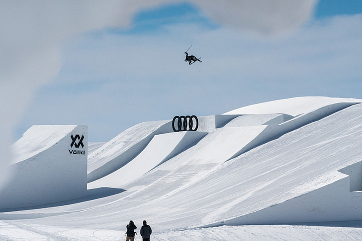 [Translate to Englisch:] Audi Nines 2021 - Snowboard action