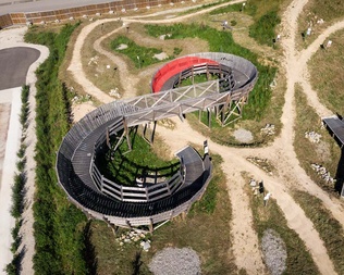 eTrail from above with large obstacle in the form of an eight