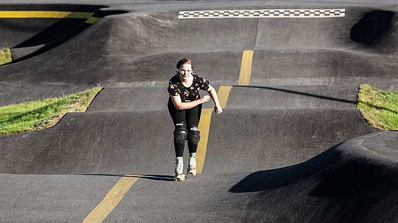 Roller skater on the pump track