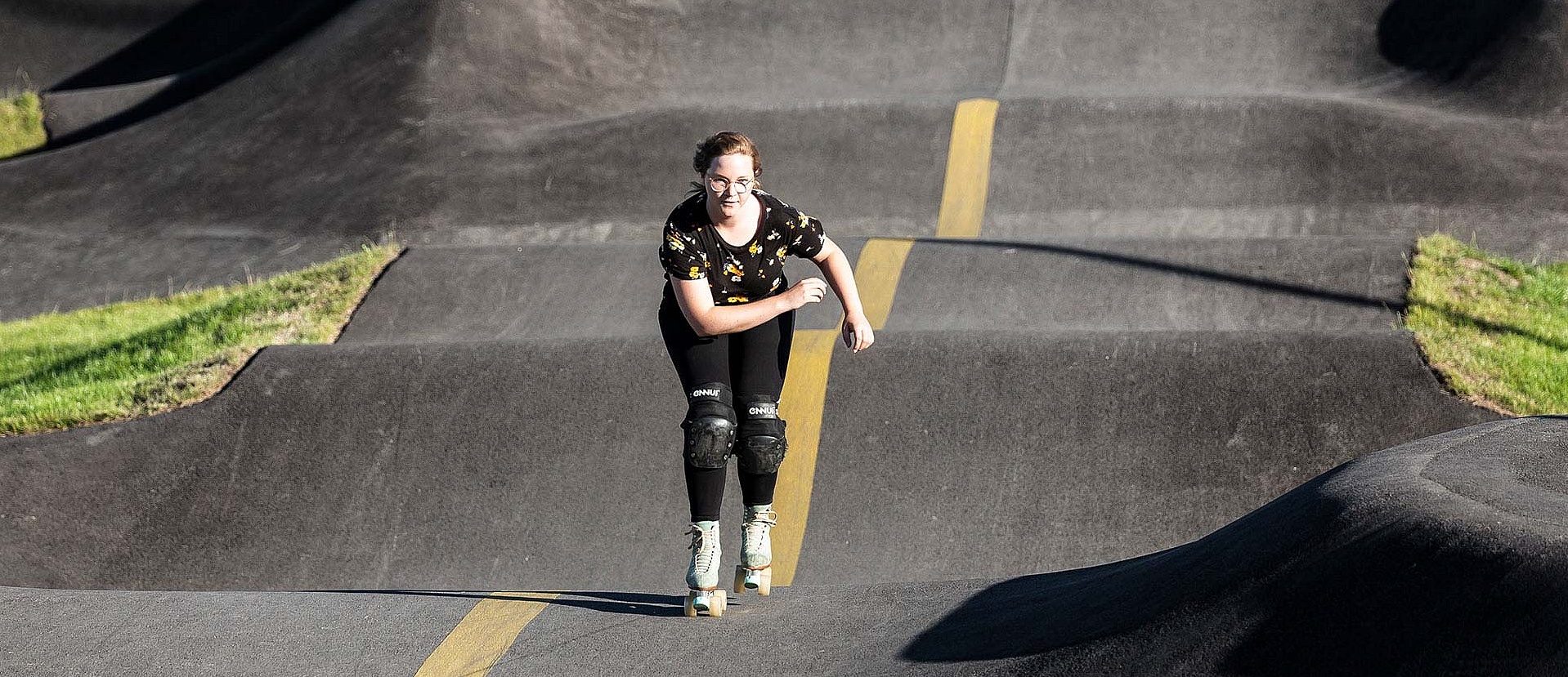 Roller skater on the pump track