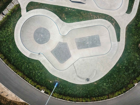 The bowl section of Hof Skatepark with flowing lines